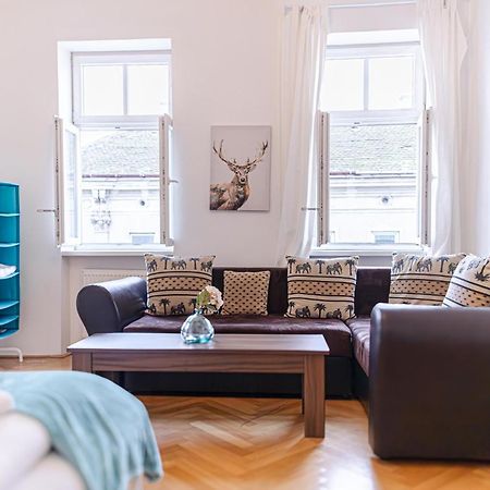 Amazing 2Br City Stay, Wiener Stadthalle Exterior photo