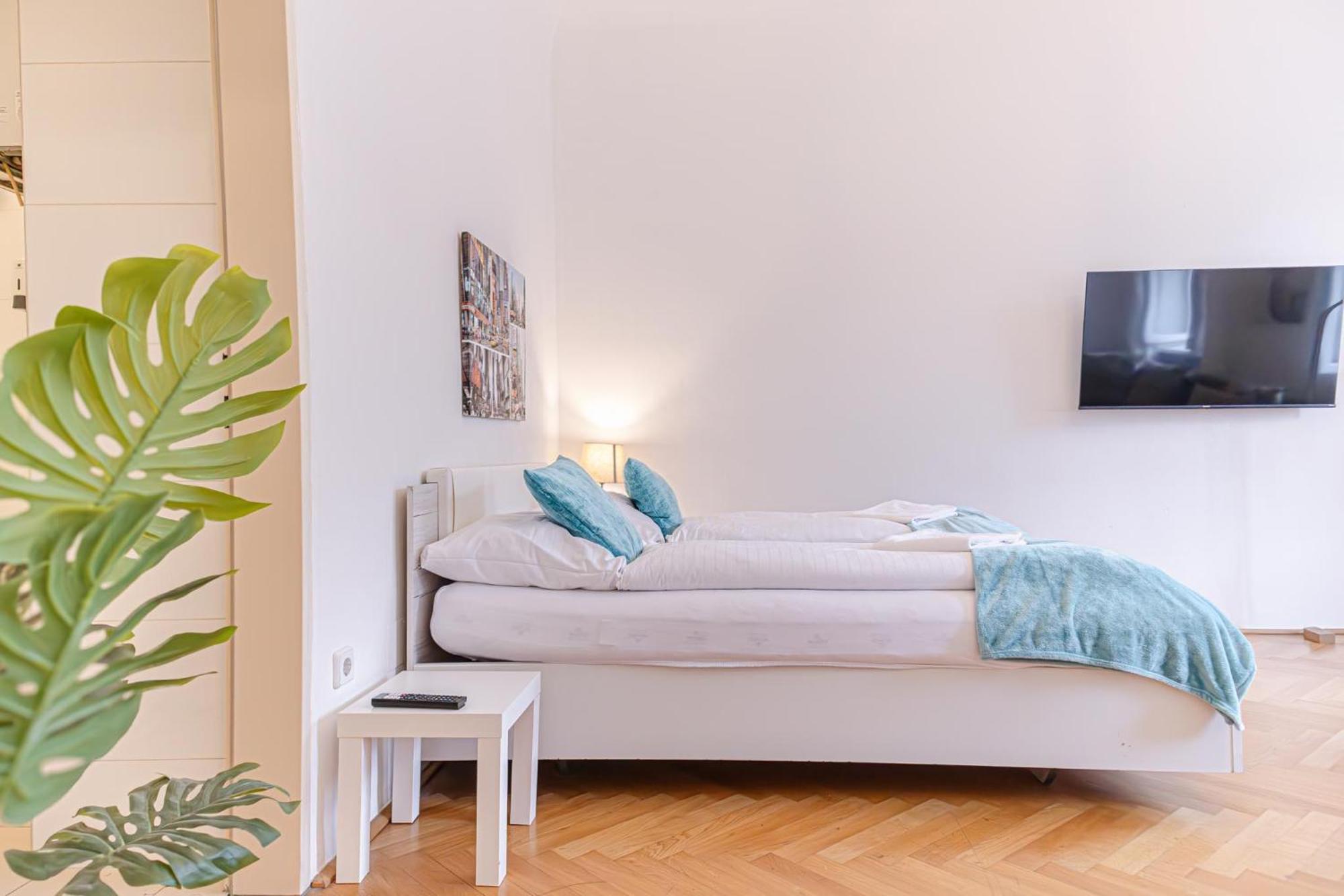 Amazing 2Br City Stay, Wiener Stadthalle Exterior photo