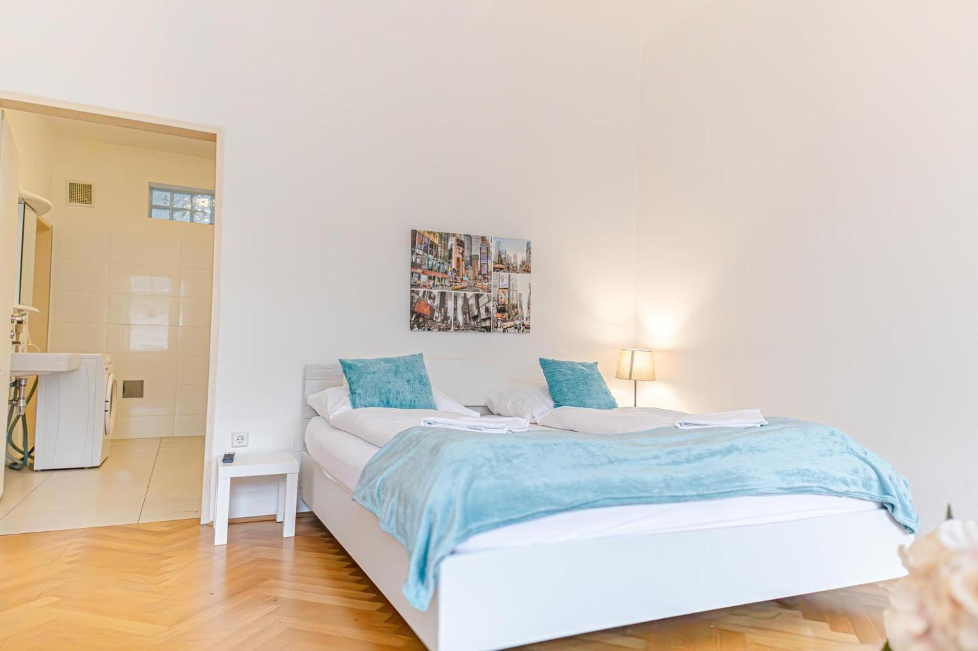 Amazing 2Br City Stay, Wiener Stadthalle Exterior photo
