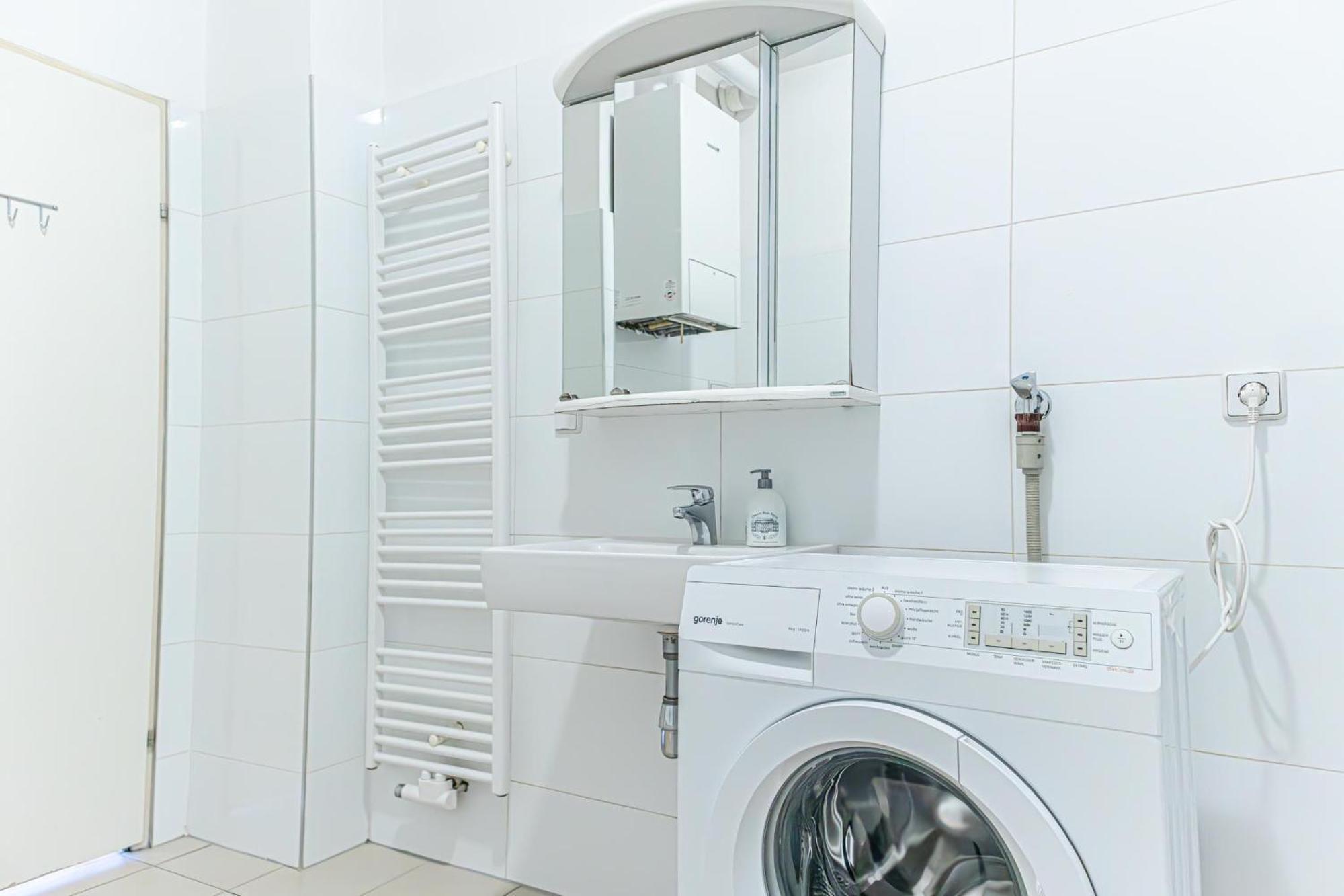 Amazing 2Br City Stay, Wiener Stadthalle Exterior photo
