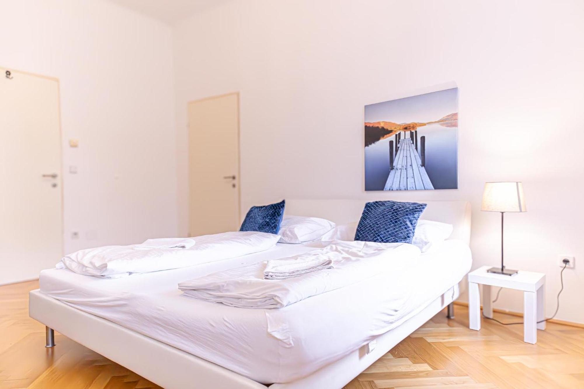 Amazing 2Br City Stay, Wiener Stadthalle Exterior photo
